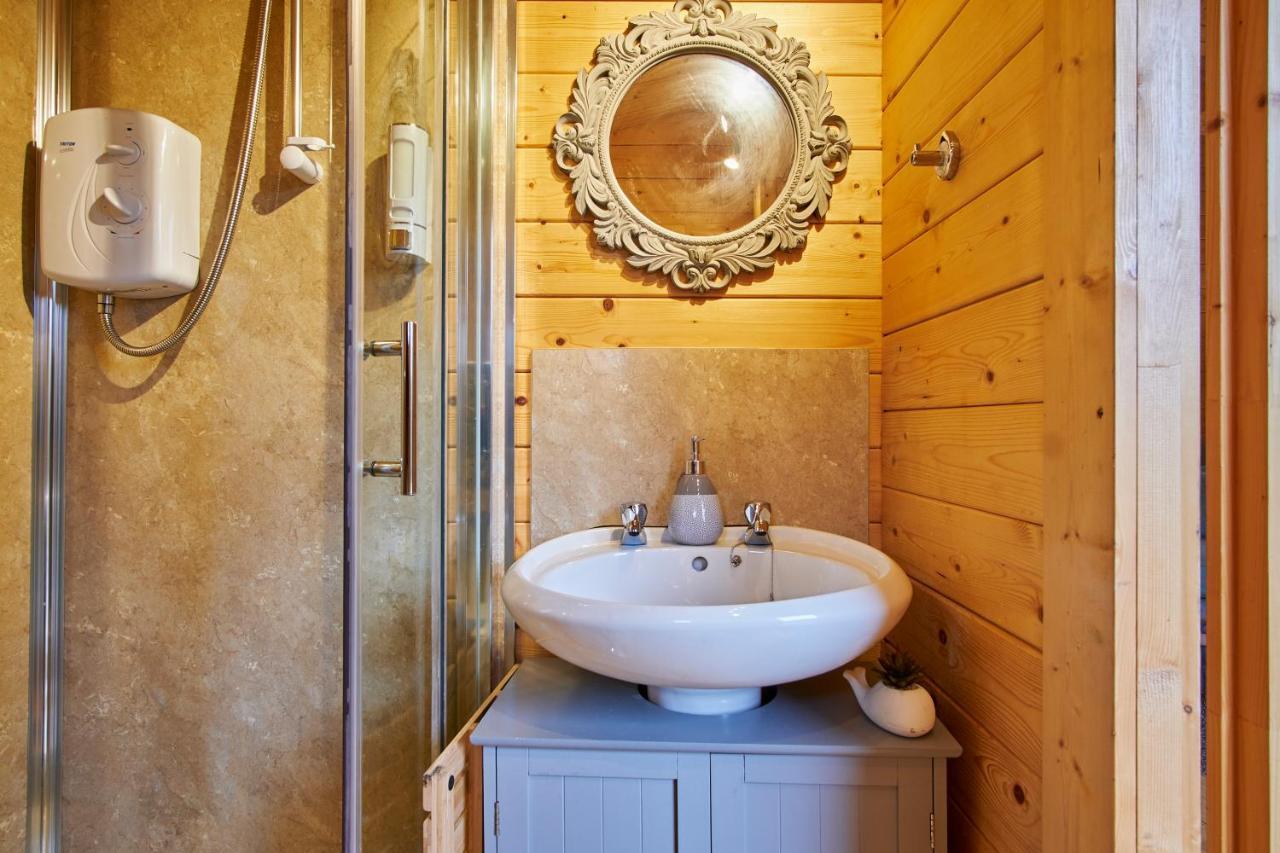 Tranquil Retreat In Carluke